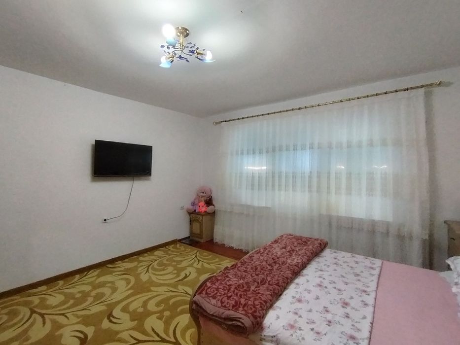 СРОЧНО ПРОДАЕТСЯ  Чирчик ш. Химпромовский 9 этажка дом 1х 42 м²