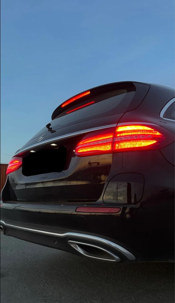 Mercedes-Benz e300 de Plug-in Hybrid Нов внос Сервизна история