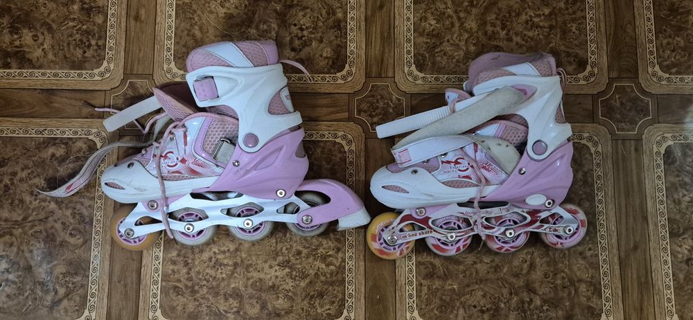 Продам ролики детские и взрослые, в отличном состоянии.