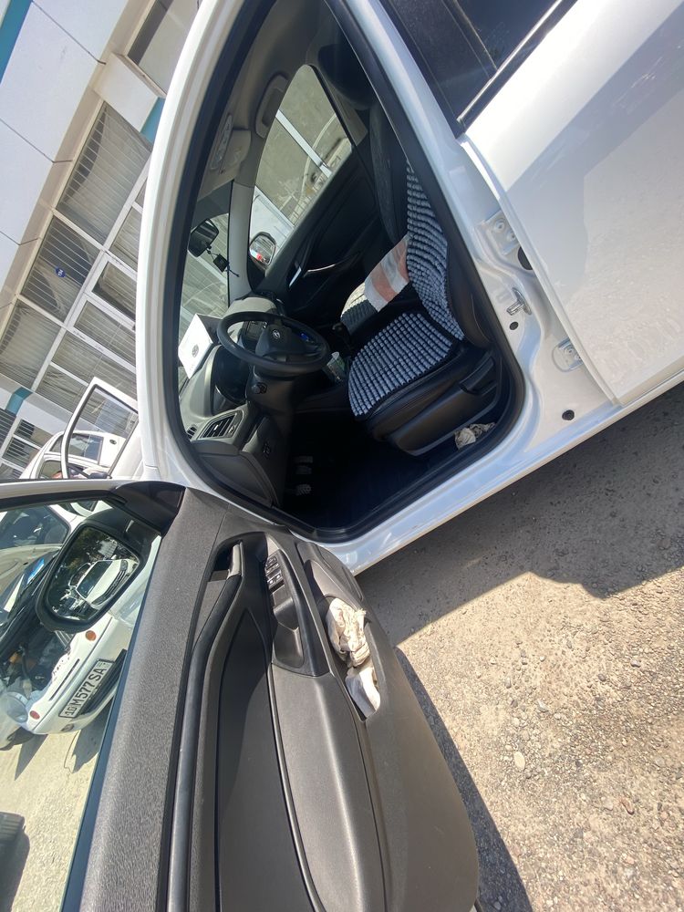 Lada Vesta naxtga, va cherez bank mumkin