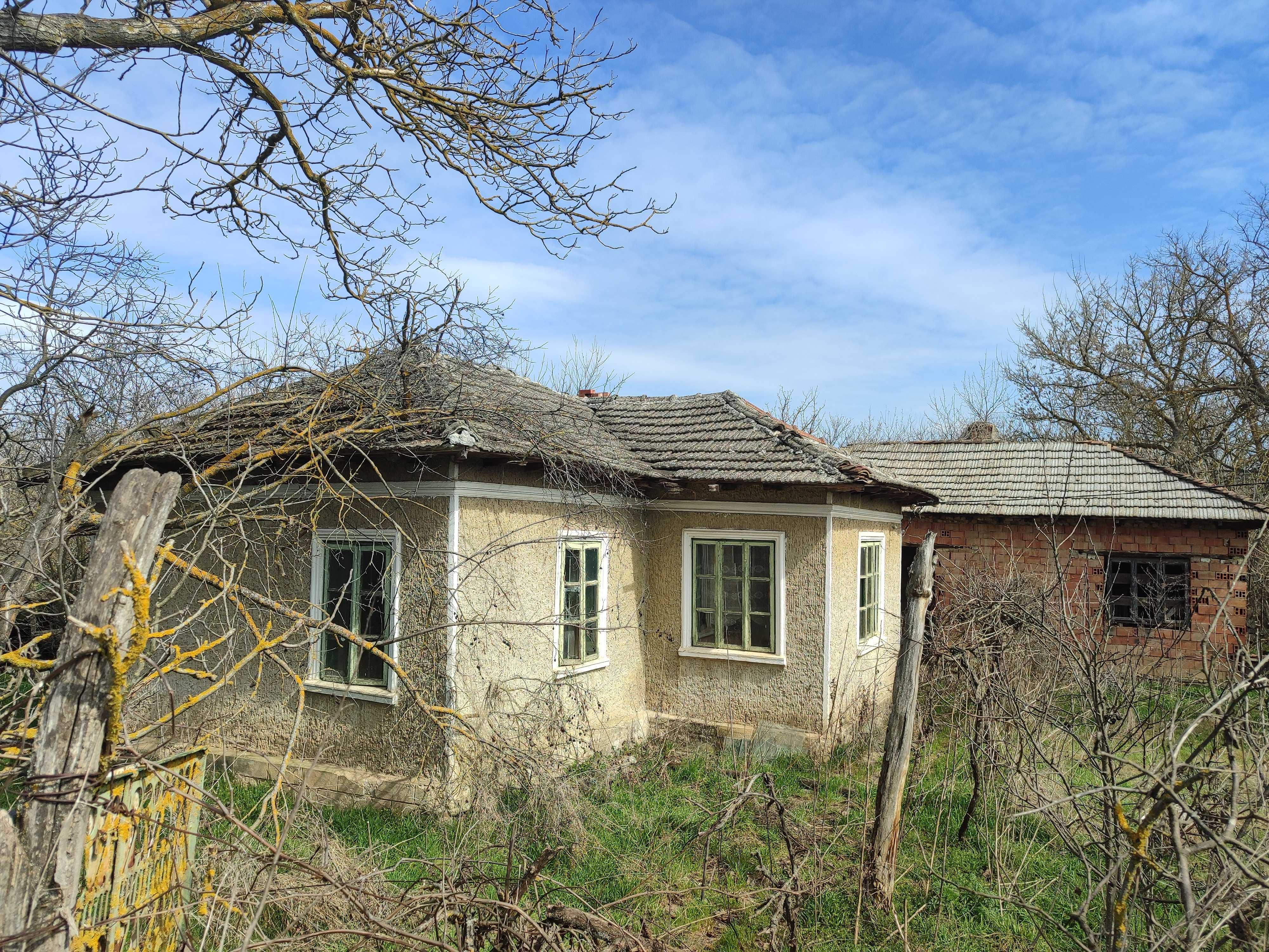 Къща за ремонт в село Изворово
