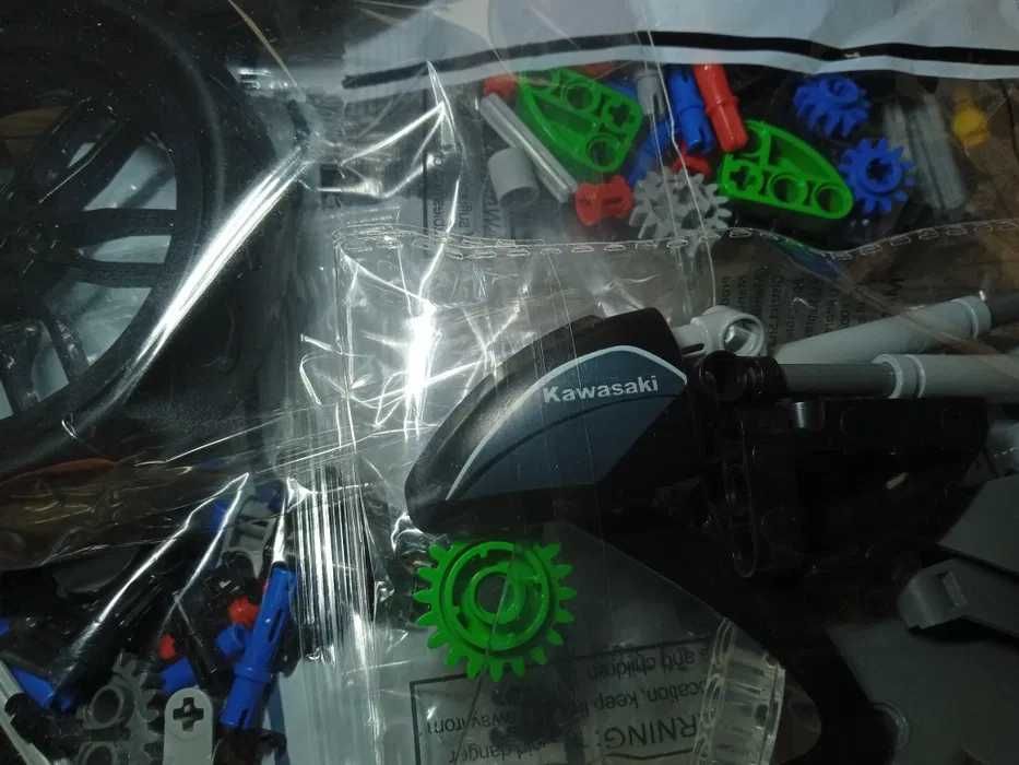 CURAND TIP lego technic: Motocicleta Kawasaki Ninja H2R 42170