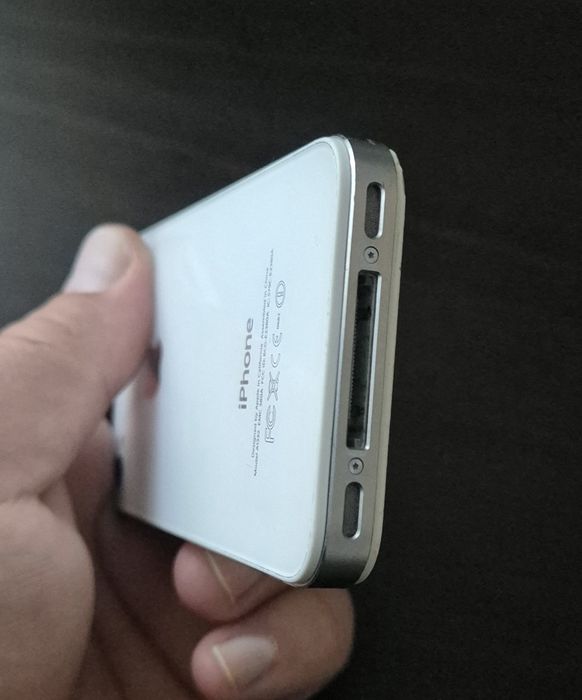 Vand iPhone 4 Alb De Colectie.