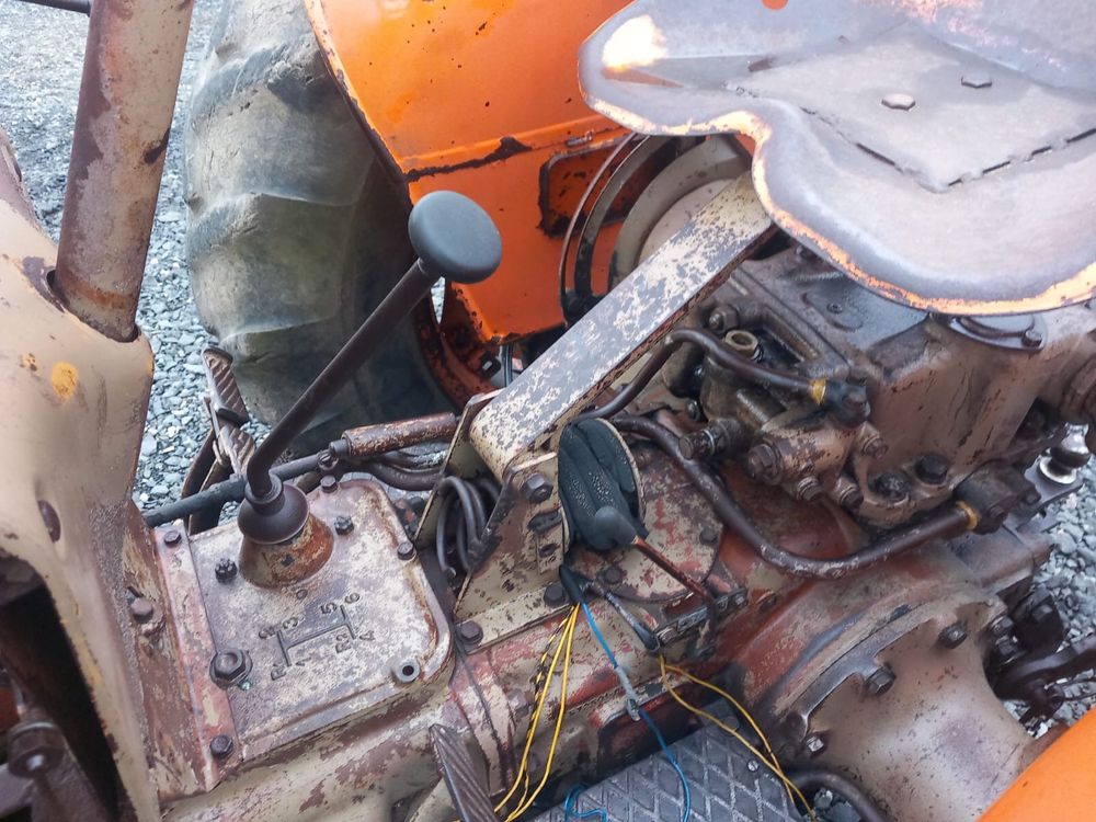 Tractor Fiat 411 45cp 4 cilindri recent adus