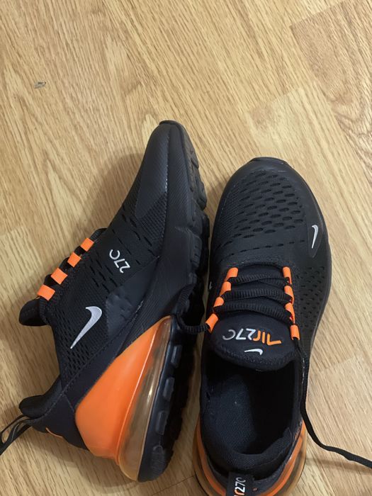 Adidasi Nike potriviti pentru fete si femei!!