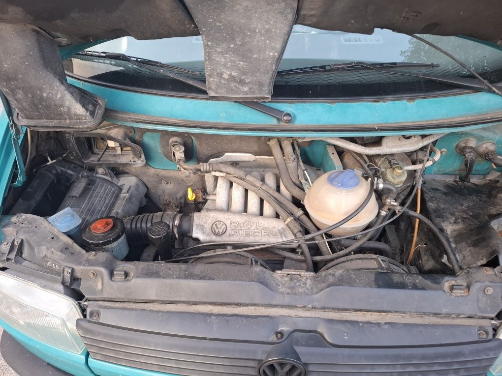 VW Caravelle 2.4 D