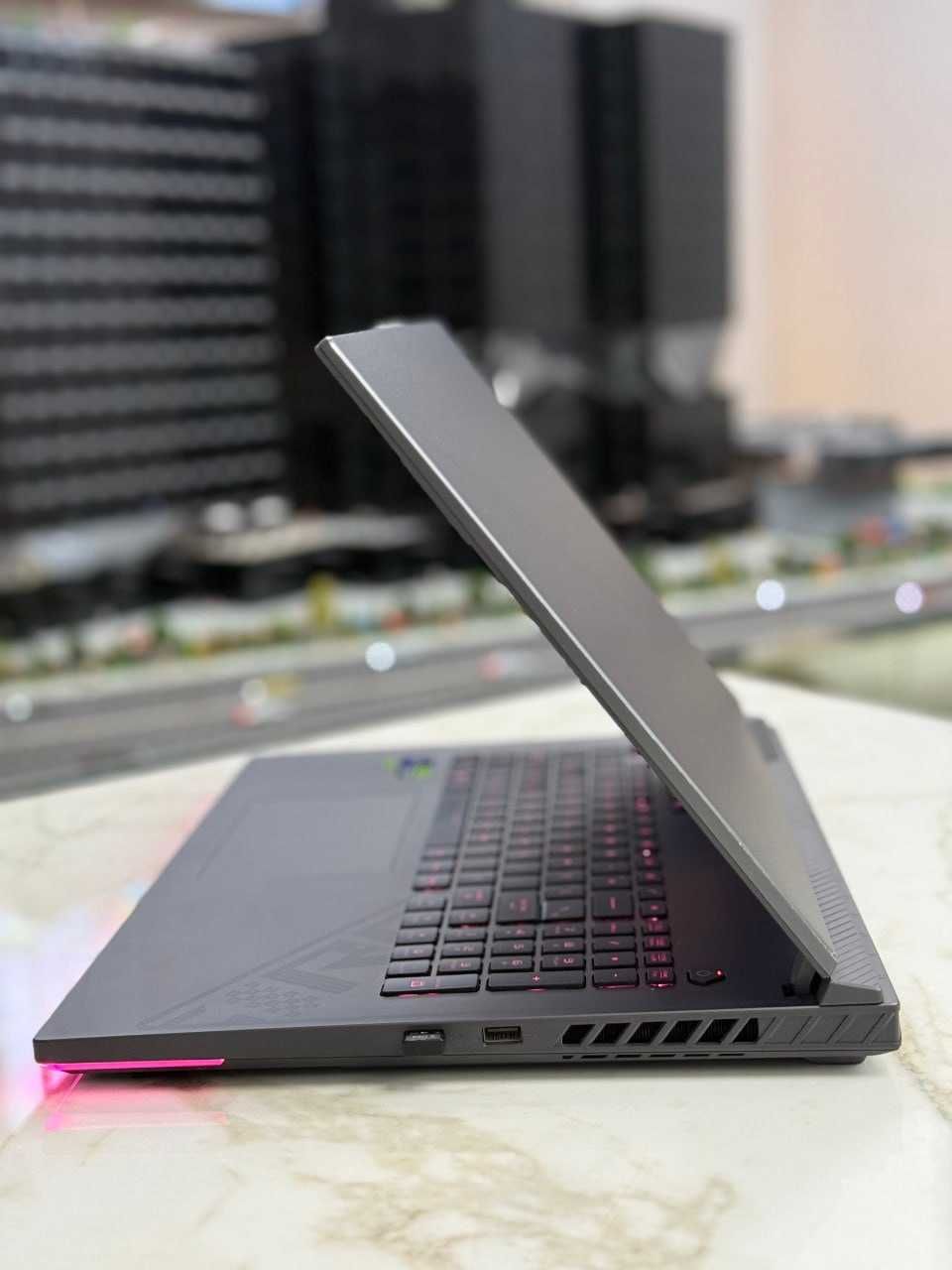 Продается Asus ROG STRIX G18 срочно