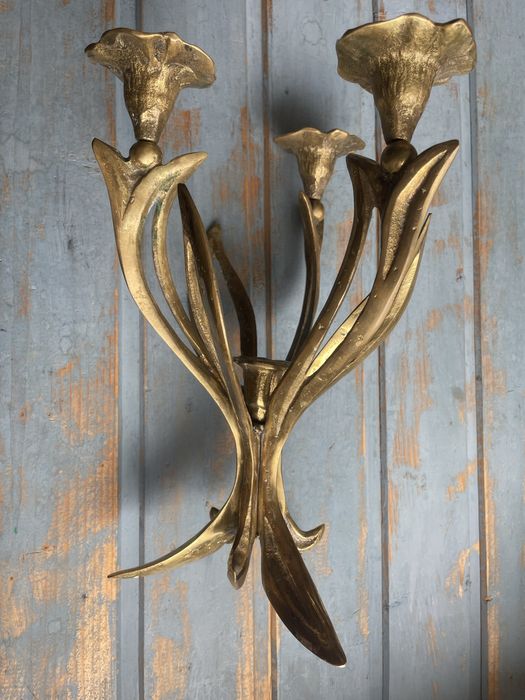 Sfesnic Art Nouveau alama