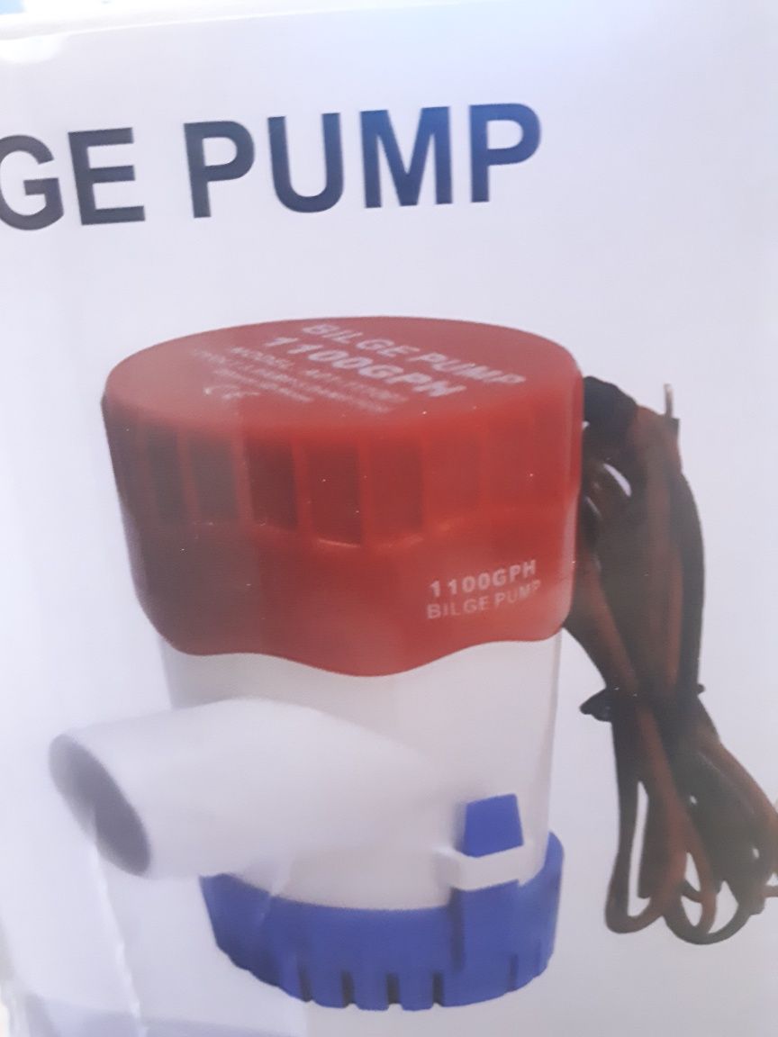 Pompă de apă  sumersibila 12v , 1100 gph.