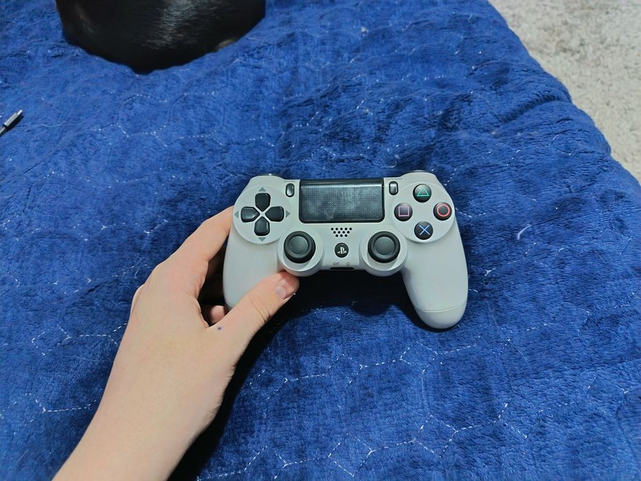 Продам PS4 Slim  пс 4 слим