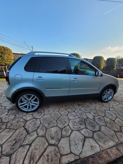 Volkswagen CROSS POLO