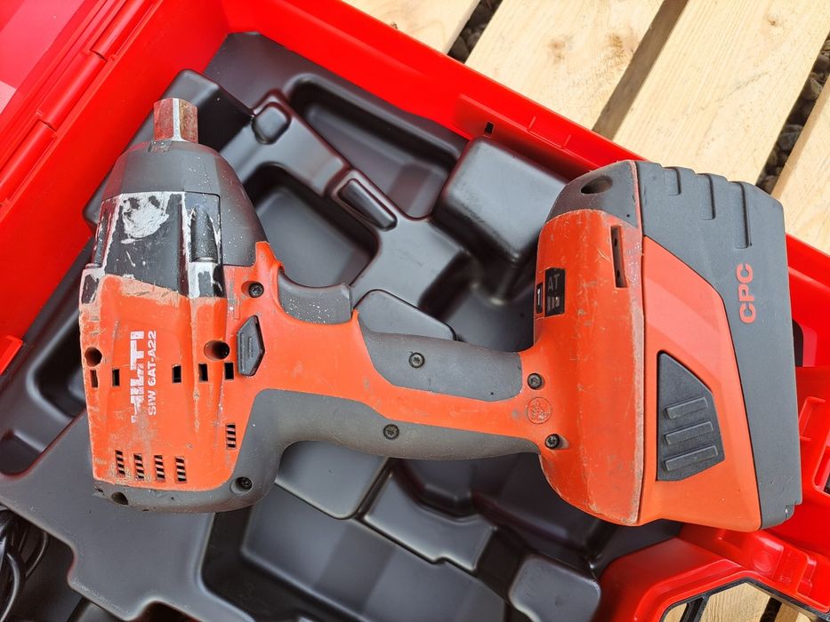 Hilti SIW 6AT-A22 Pistol Impact + baterie de 5.2 Ah + încarcator