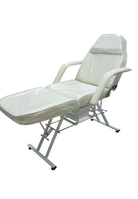 Kushetka va stul 1 yil ishlatim xolos holati yengi