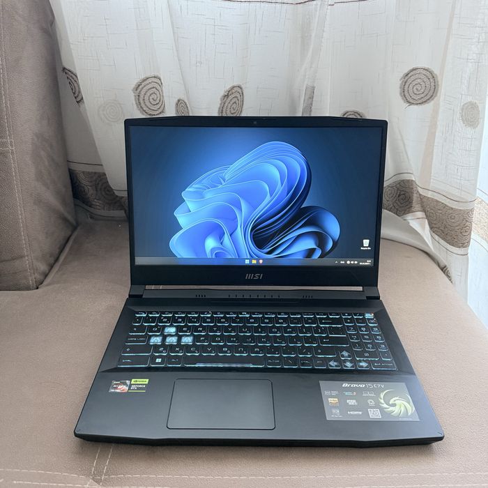 MSI Bravo 15 C7V RTX 4050 Ryzen 7 7735HS