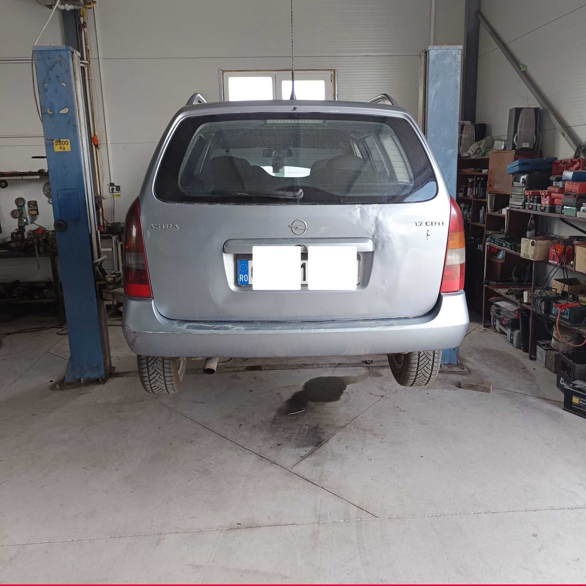 Elevator 2800kg trifazat stare perfecta de funcționare