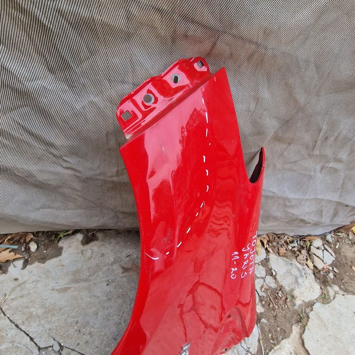 Toyota Yaris 11-20 ляв калник