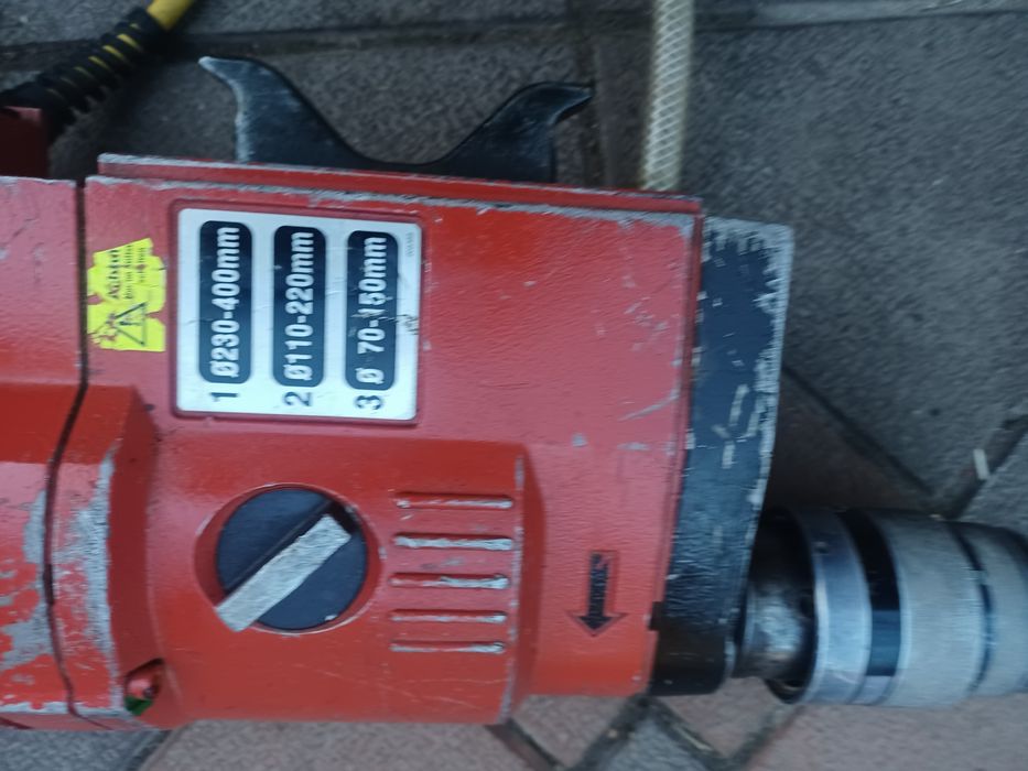 Masina de  carotat DD 400 în stare excelenta