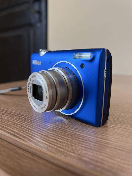 Фотоапарат Nikon 12,2Mp (+подаръци)