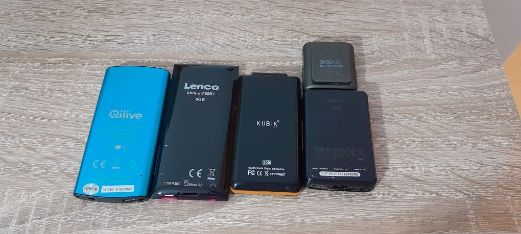 Vând set de 5 buc mp 3 și mp4