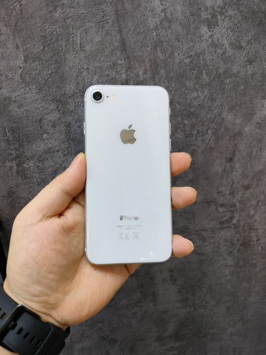 iPhone 8 64Гб в идеале