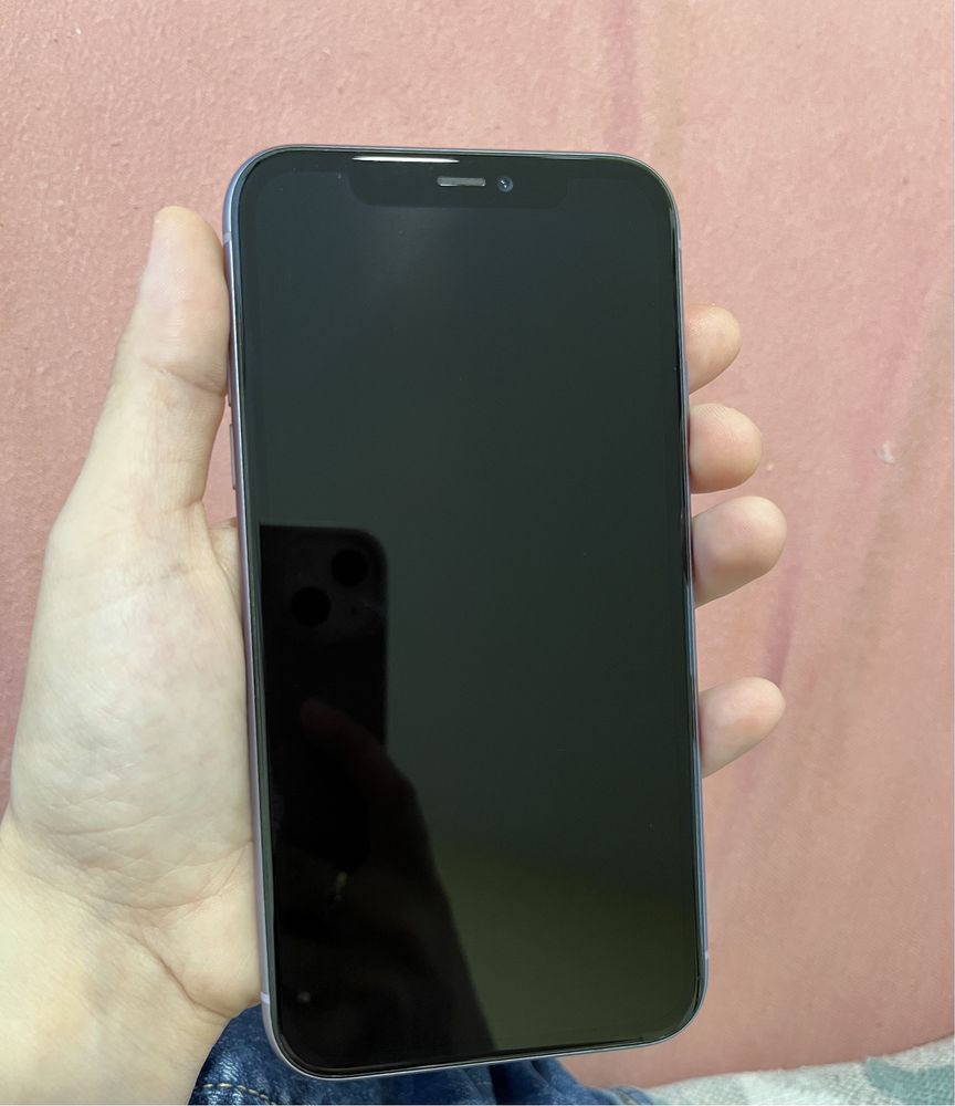 iPhone 11 128 GB отлично състояние