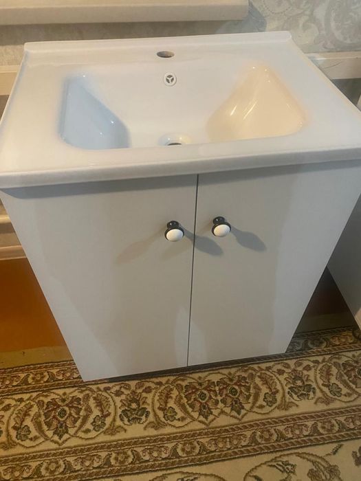 раковина с тумбой