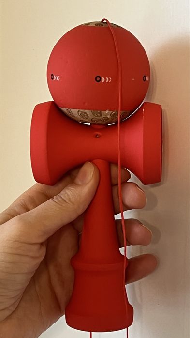 Kendama Krom Pop kolor Red rosie