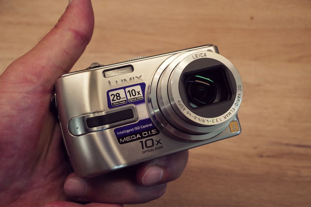 Aparat foto Panasonic Lumix TZ3 lentile Leica perfect instagram