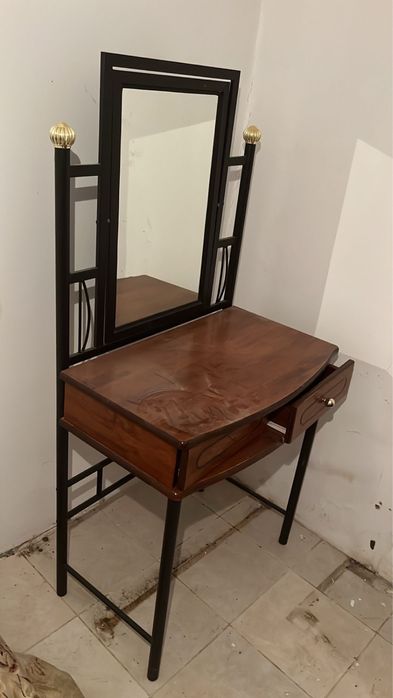 Отдам даром туалетный столик