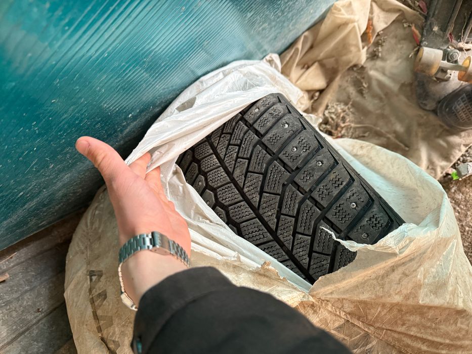 Шины, зима шипы 215/60 R16