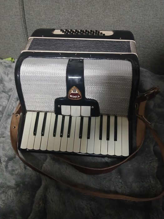 Acordeon de vânzare