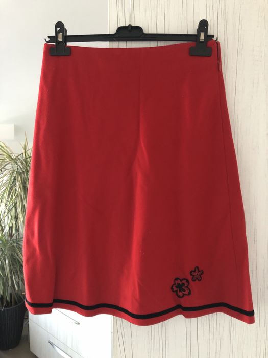Costum 2 piese, sacou si fusta, purtst o singura data