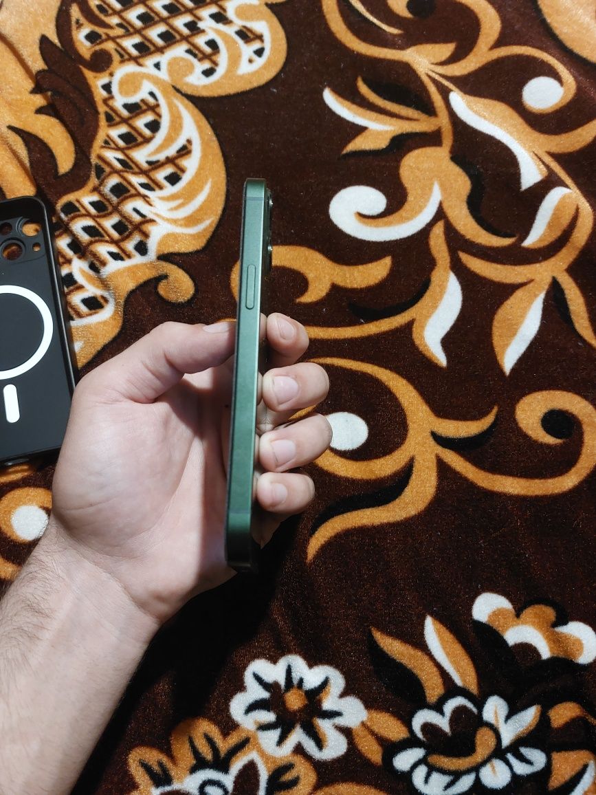 Продавам Iphone 13 green 128гб