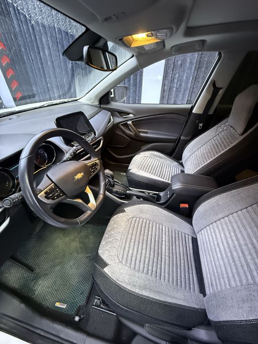 Tracker 2 premier 2023 toza