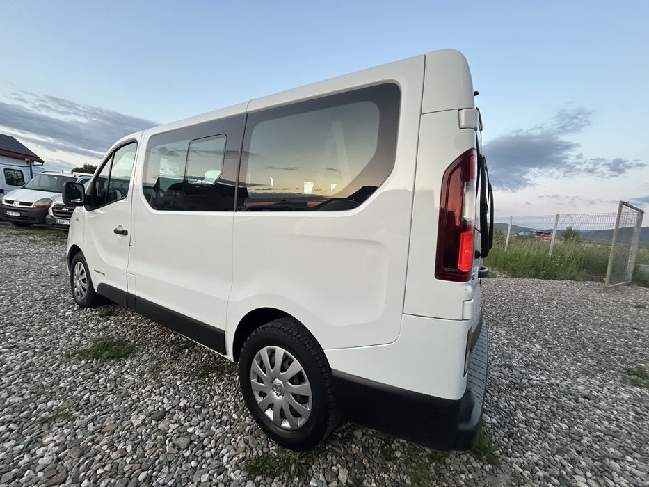 Renault trafic 2017/1,6 diesel euro6/ 9 locuri autoturism