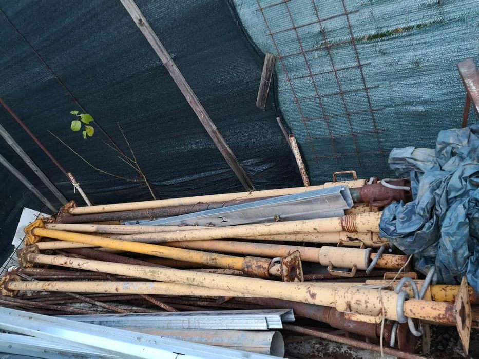 Popi de sustinere metalici