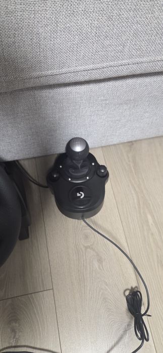 Volan gaming LOGIConsola ps volan pedale + schimbatorTECH Driving Forc