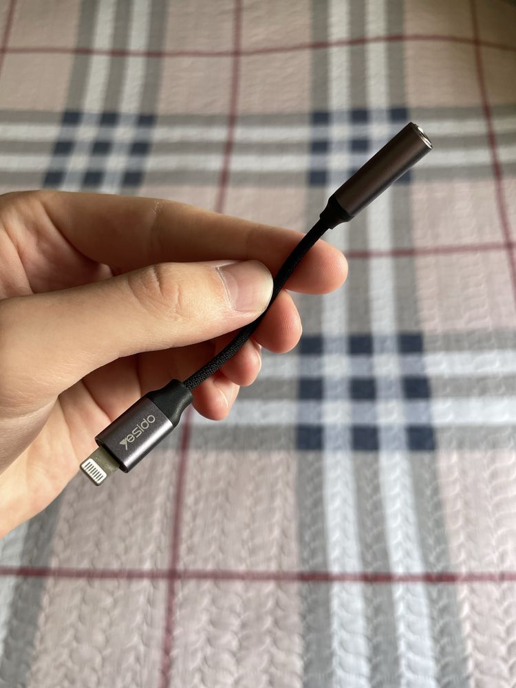 Переходник Jack 3.5 на Lightning iPhone
