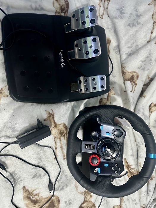 Logitech G29 cu pedale - Stare foarte buna
