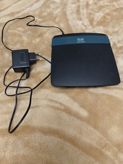 Cisco Linksys EA2700 рутер