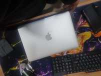 MacBook Air 11-inch 2015 Korea
Всё хорошо только батарейку на