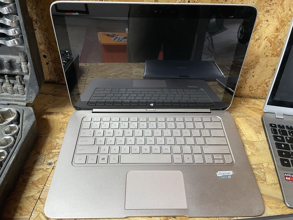 Lot 3 tablete/1 notebook