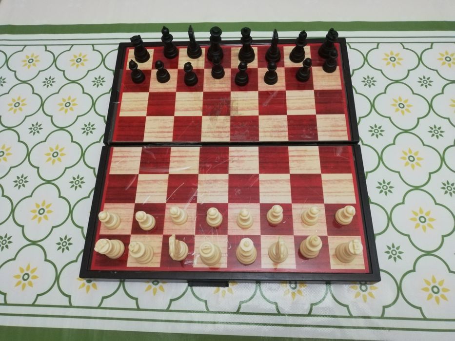 Шахматы пластик доска