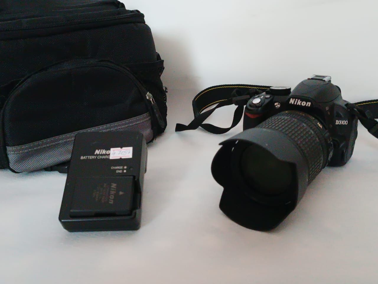 Продам фотоаппарат Nikon D3100