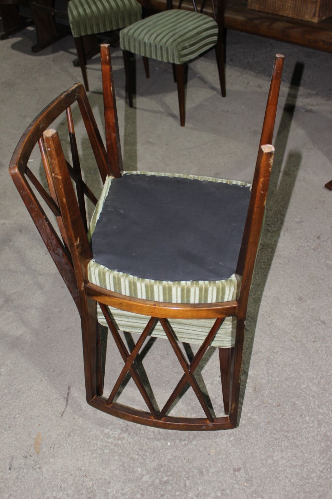 Ретро трапезни столове с оплетка от дърво за облегалка. Внос Холандия