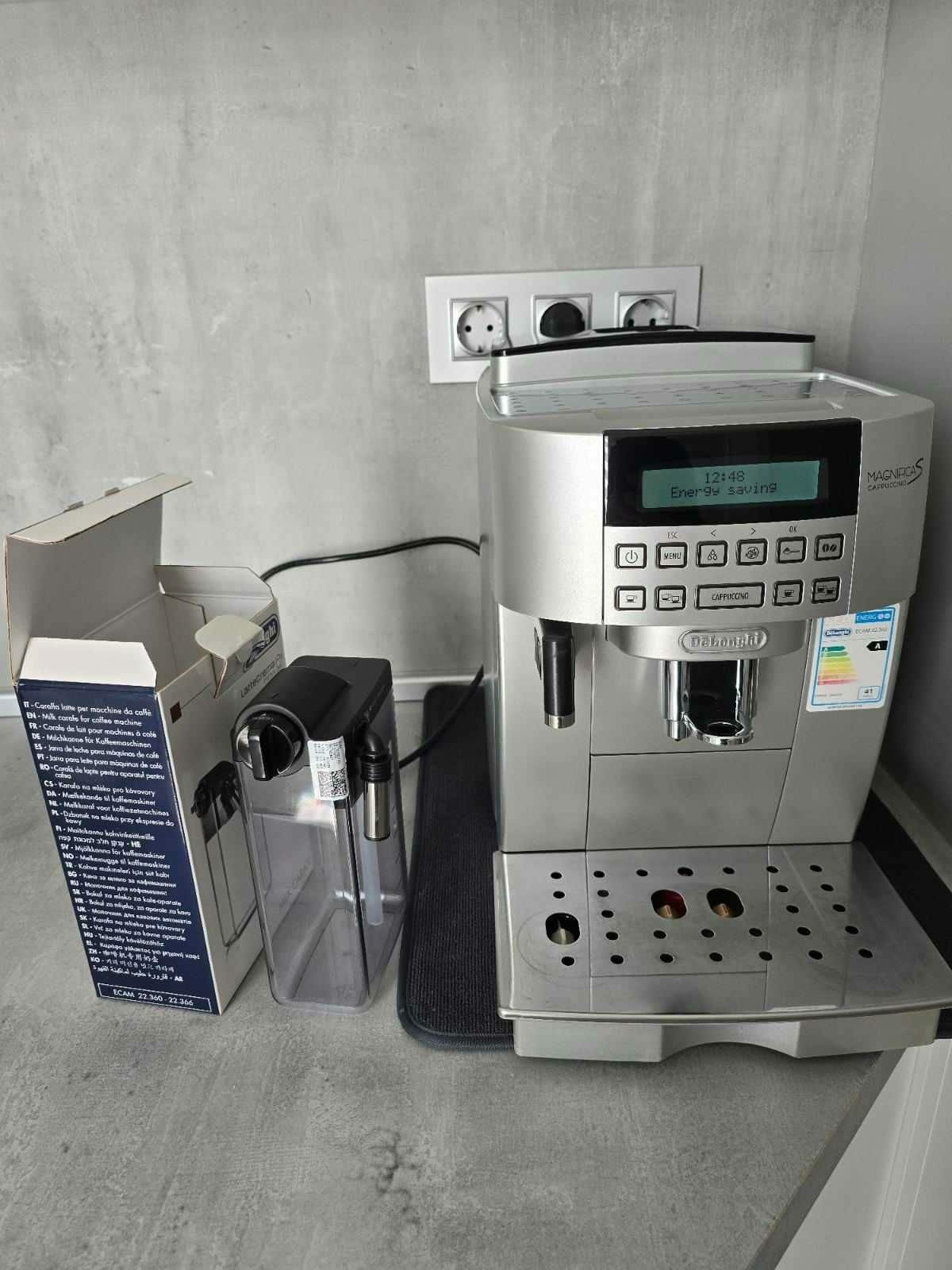 Expressor Delonghi magnifica S capucino
