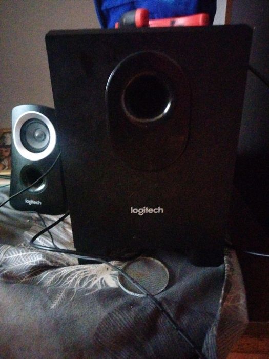 Vând swbofer stare acceptabila sonor foarte bun bass puternic