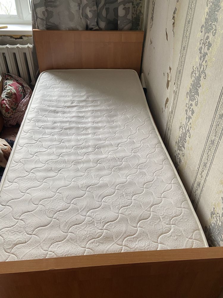 Кровати с матрасом 2шт