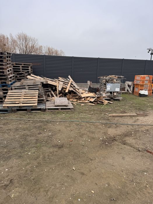 Vand paleti non euro , lemne de foc (blane )