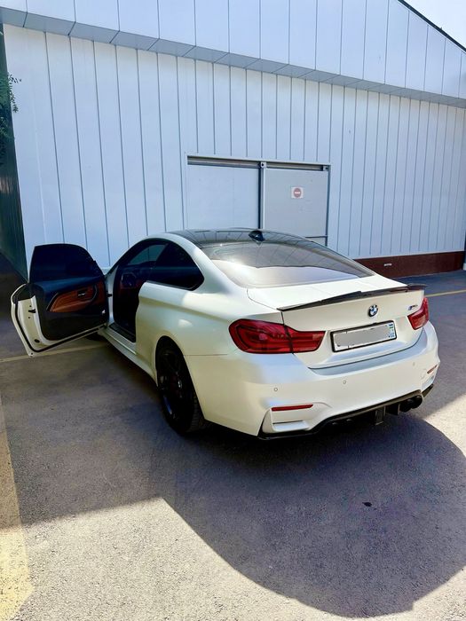 Продаеться единственный BMW кузове M4 F82 в УЗБ